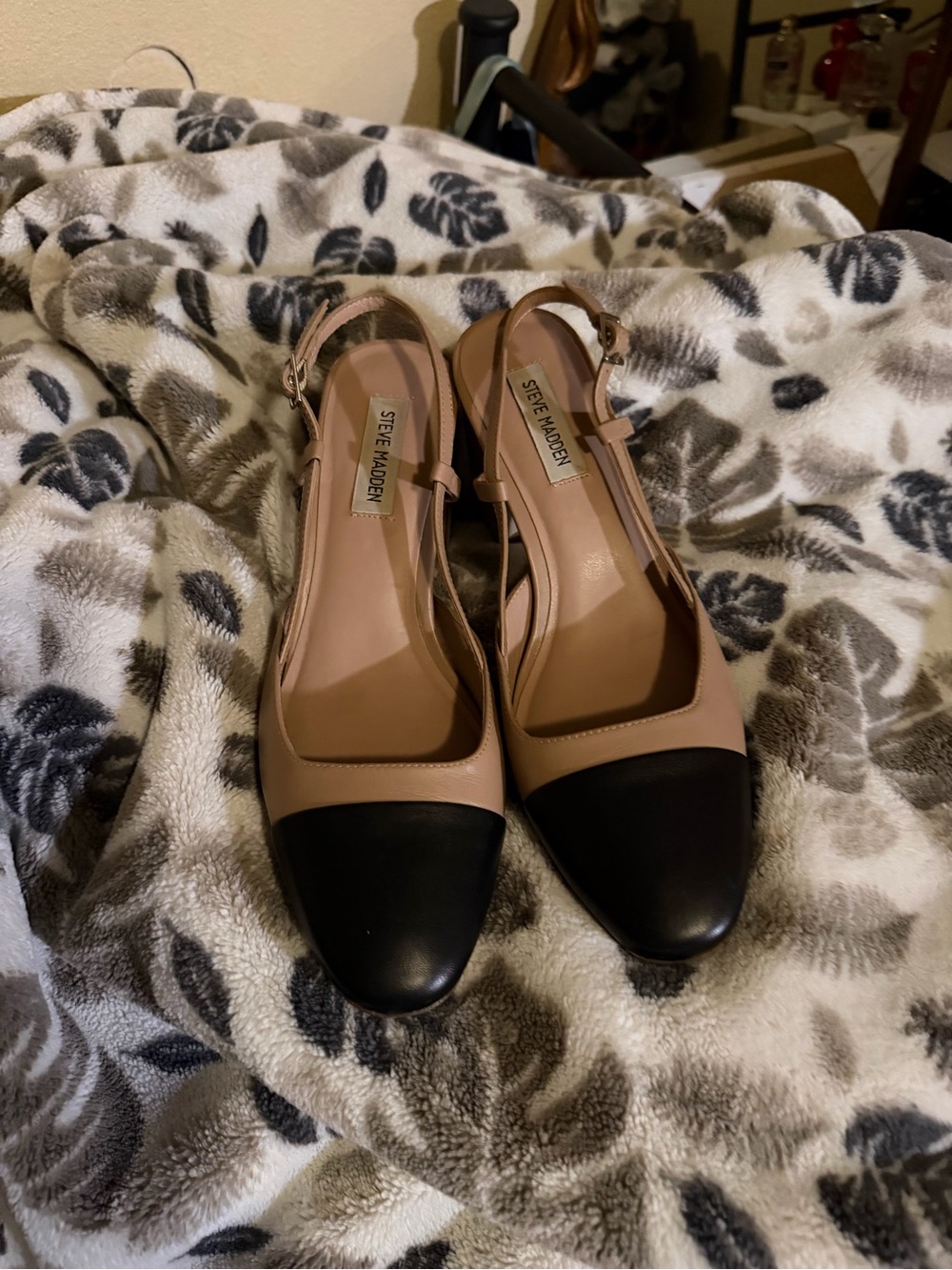 Steve Madden Nude and Black Two-Tone Slingback Flats